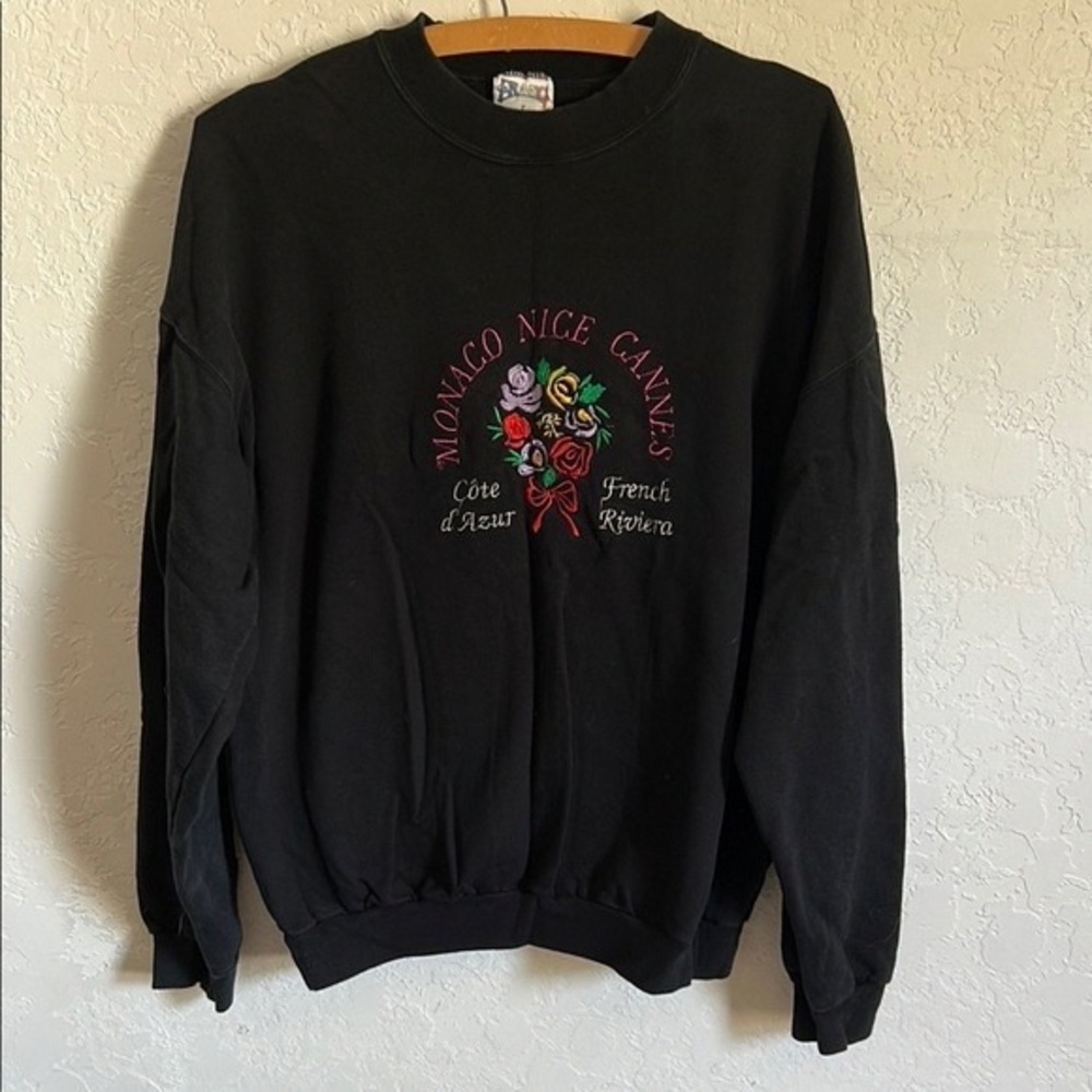 Black Crewneck Sweatshirt with Floral Riviera Embroidery